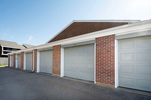 59 Rosewood Dr 59, Stoughton, MA 02072