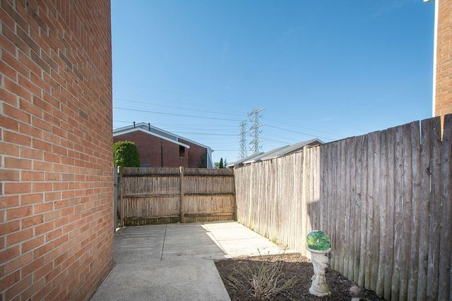 59 Rosewood Dr 59, Stoughton, MA 02072