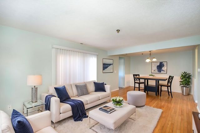 59 Rosewood Dr 59, Stoughton, MA 02072