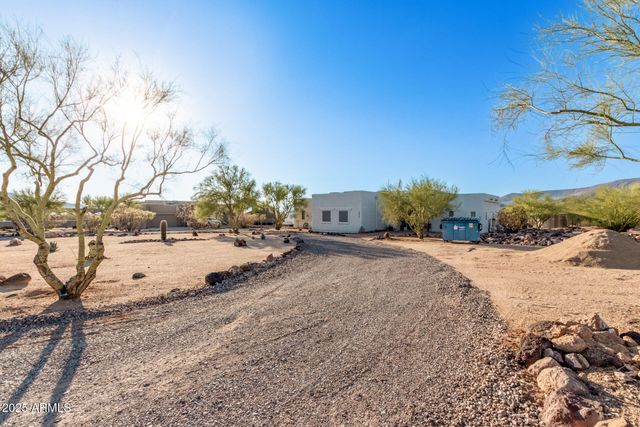 44015 N 20TH Street, New River, AZ 85087