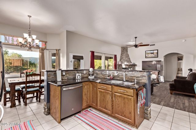 44015 N 20TH Street, New River, AZ 85087