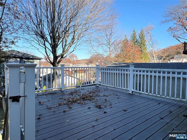 80 Franklin Avenue, Fairview, NJ 07022