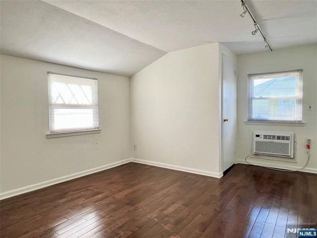 80 Franklin Avenue, Fairview, NJ 07022