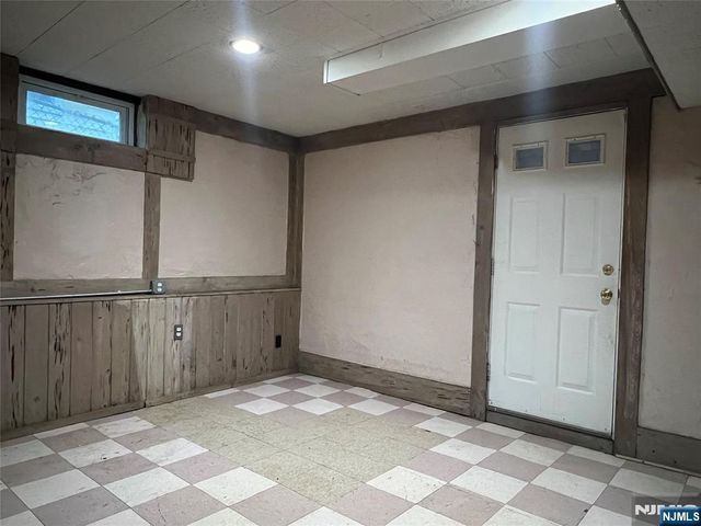 80 Franklin Avenue, Fairview, NJ 07022