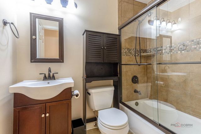 203 Blossom Court 203, Buffalo Grove, IL 60089