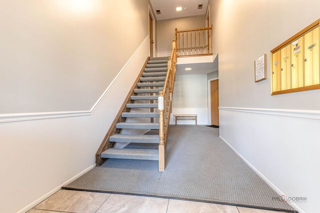 203 Blossom Court 203, Buffalo Grove, IL 60089