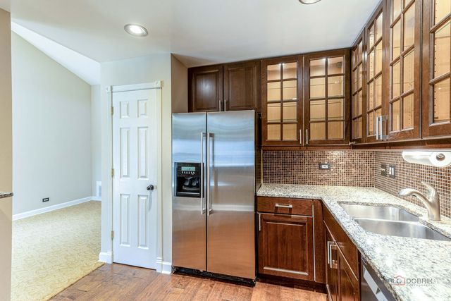 203 Blossom Court 203, Buffalo Grove, IL 60089