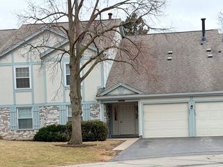 203 Blossom Court 203, Buffalo Grove, IL 60089
