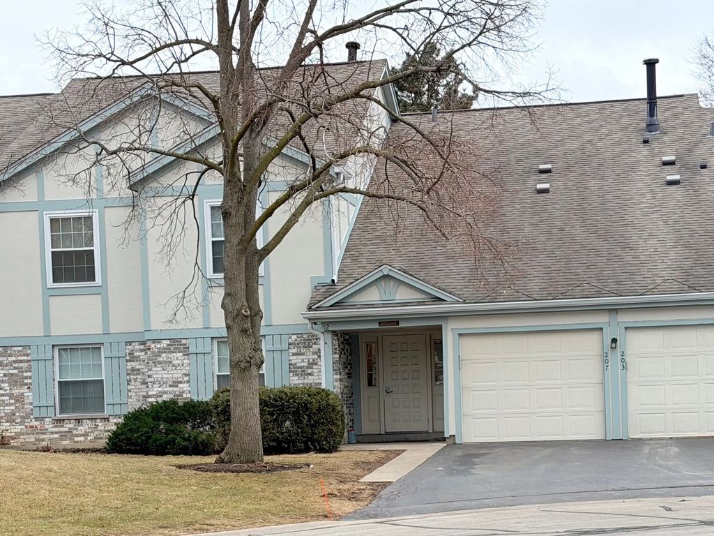 203 Blossom Court 203, Buffalo Grove, IL 60089