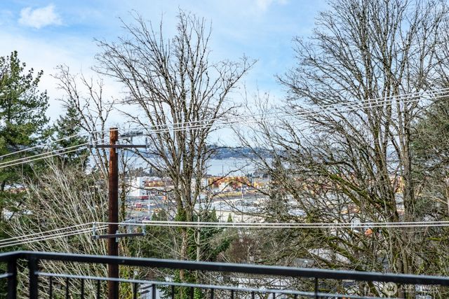 4009 21st Avenue SW, Seattle, WA 98106