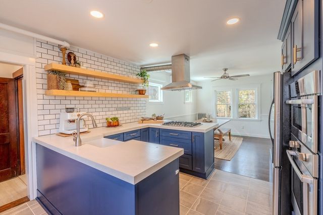 81 Linden Rd, Melrose, MA 02176