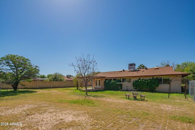 5210 W Monte Cristo Avenue, Glendale, AZ 85306