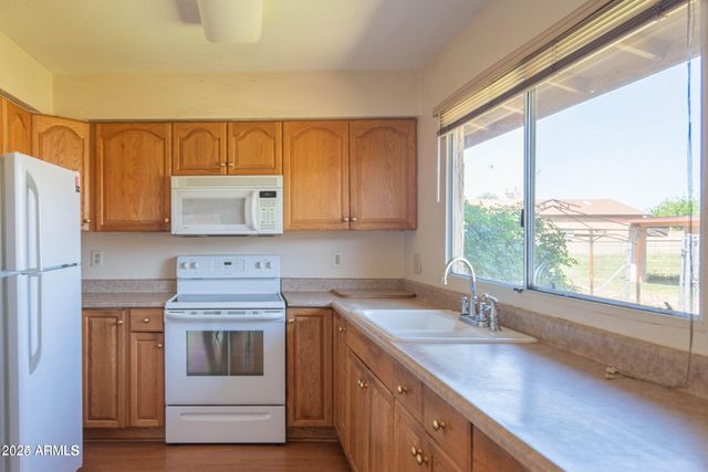 5210 W Monte Cristo Avenue, Glendale, AZ 85306