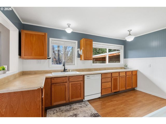 1444 N MAIN Ave, White Salmon, WA 98672