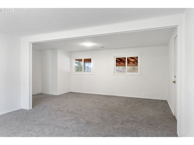 1444 N MAIN Ave, White Salmon, WA 98672