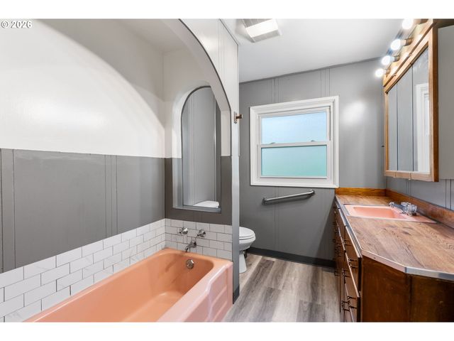 1444 N MAIN Ave, White Salmon, WA 98672