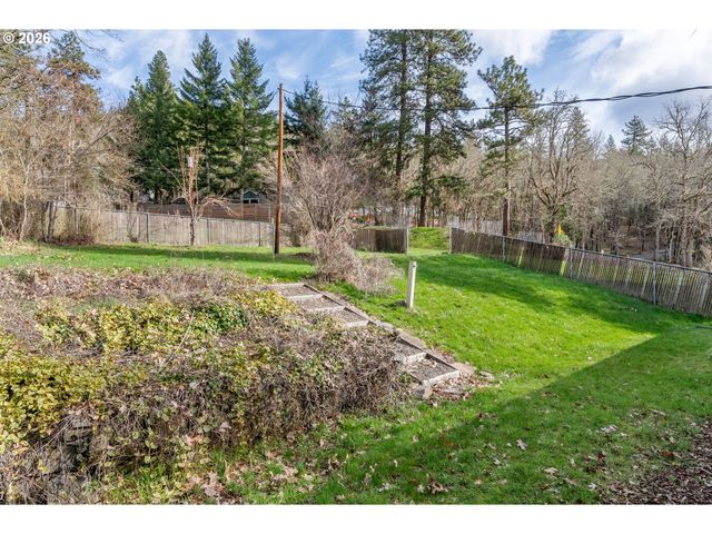 1444 N MAIN Ave, White Salmon, WA 98672