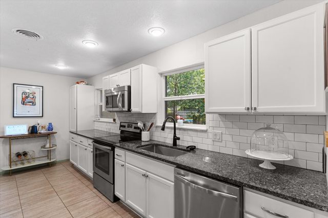 6951 Pinon Street, Fort Worth, TX 76116