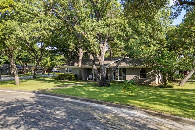 6951 Pinon Street, Fort Worth, TX 76116