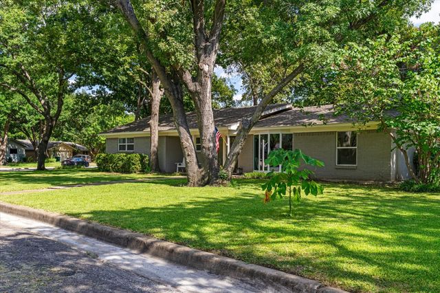 6951 Pinon Street, Fort Worth, TX 76116