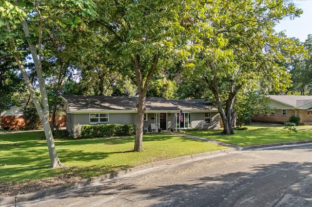 6951 Pinon Street, Fort Worth, TX 76116
