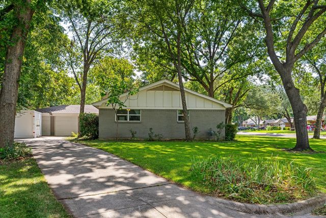 6951 Pinon Street, Fort Worth, TX 76116