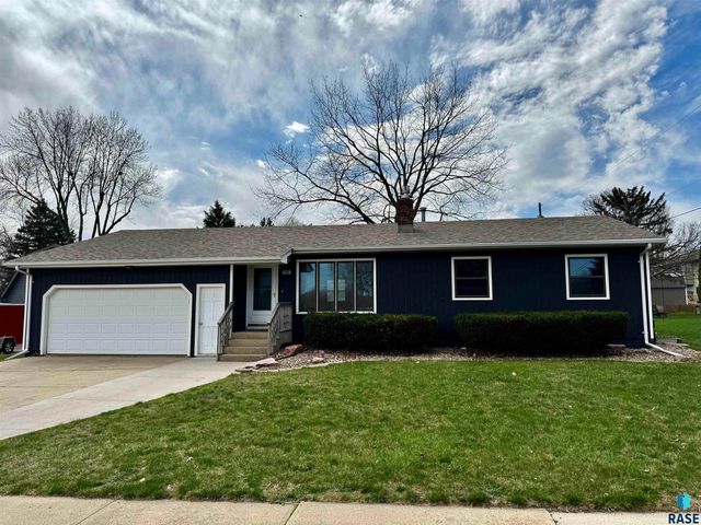 4401 E 20th St Street, Sioux Falls, SD 57103