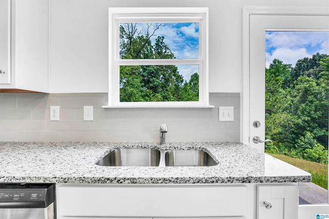 7355 UPLAND LOOP, Leeds, AL 35094