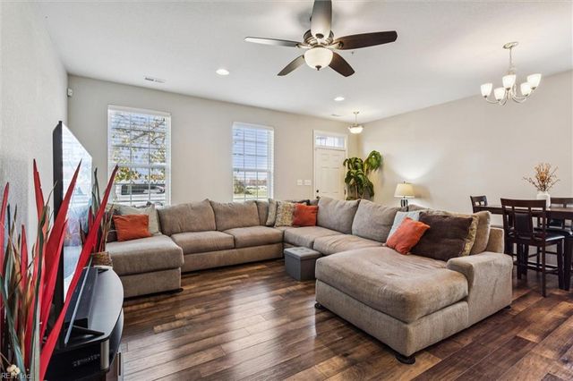 301 Waterside DR, Hampton, VA 23666