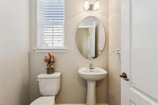 301 Waterside DR, Hampton, VA 23666