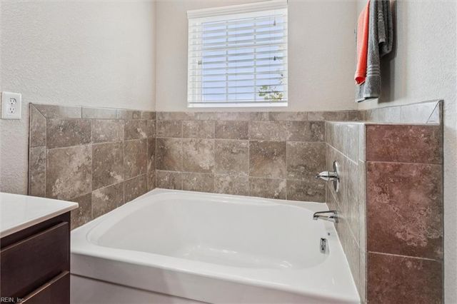 301 Waterside DR, Hampton, VA 23666