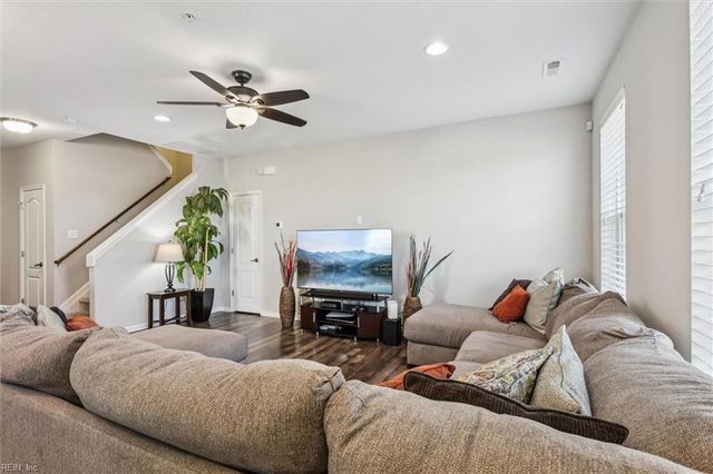 301 Waterside DR, Hampton, VA 23666