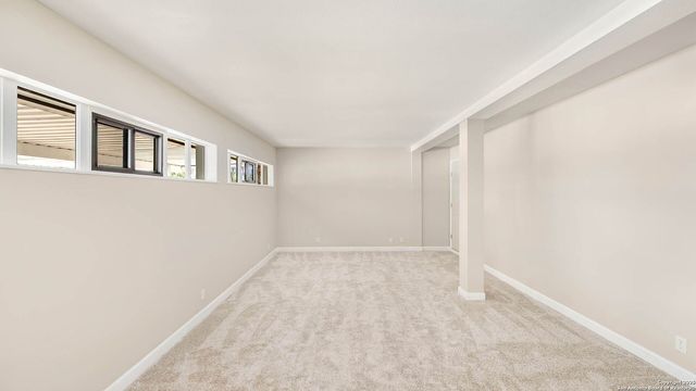8019 Riata Ave, San Antonio, TX 78227
