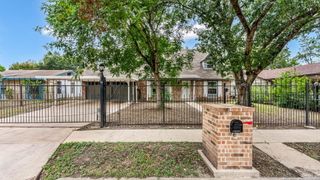 8019 Riata Ave, San Antonio, TX 78227