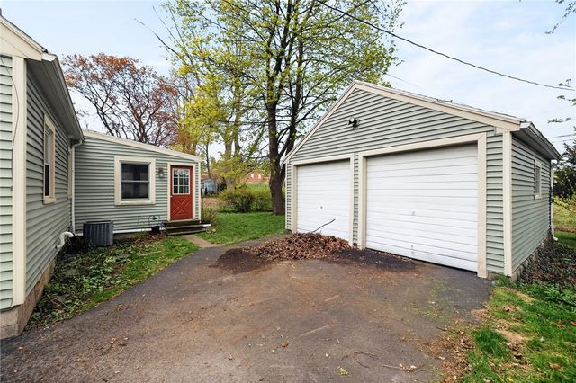 63 Shorewood Drive, Irondequoit, NY 14617
