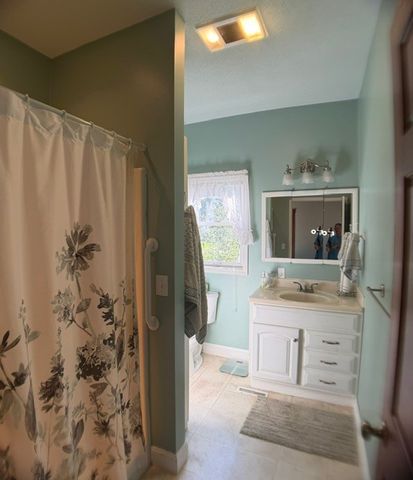 725 Grove Street, Perry, IA 50220