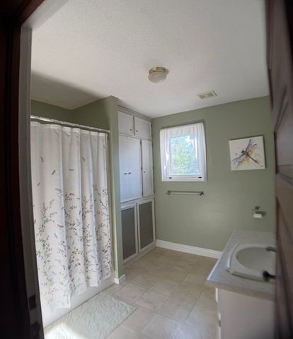 725 Grove Street, Perry, IA 50220