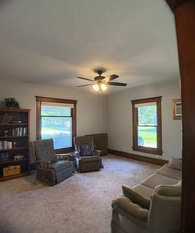 725 Grove Street, Perry, IA 50220
