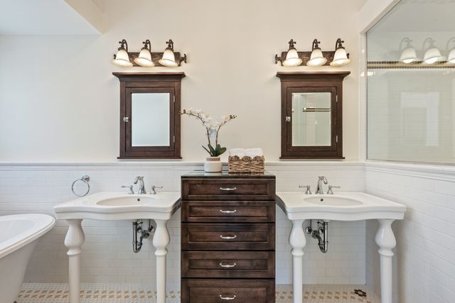 1029 Lake Avenue, Wilmette, IL 60091