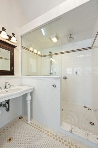 1029 Lake Avenue, Wilmette, IL 60091