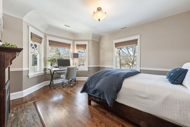 1029 Lake Avenue, Wilmette, IL 60091