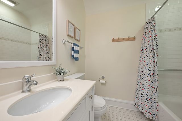 1029 Lake Avenue, Wilmette, IL 60091