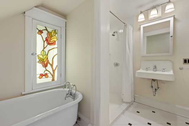 1029 Lake Avenue, Wilmette, IL 60091