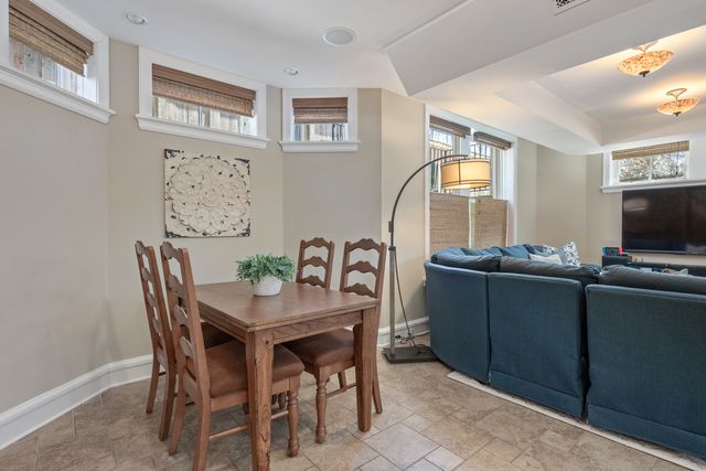 1029 Lake Avenue, Wilmette, IL 60091