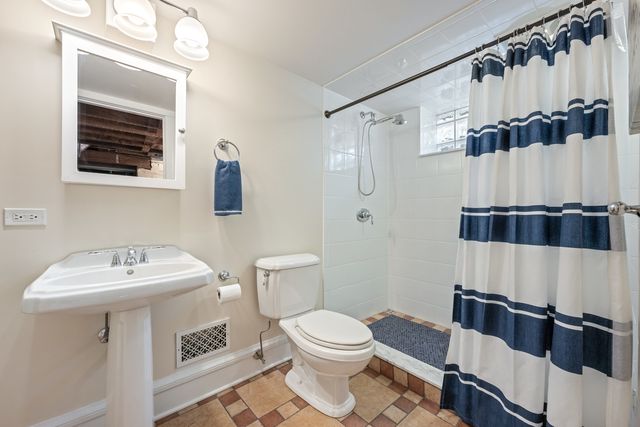 1029 Lake Avenue, Wilmette, IL 60091