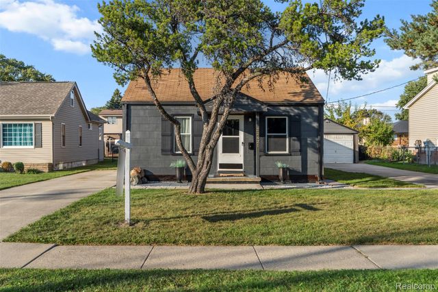 22421 Maple Street, St. Clair Shores, MI 48081