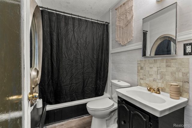 22421 Maple Street, St. Clair Shores, MI 48081