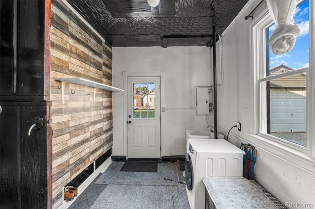 22421 Maple Street, St. Clair Shores, MI 48081