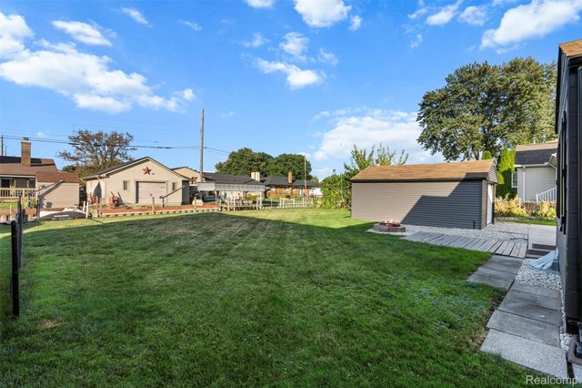 22421 Maple Street, St. Clair Shores, MI 48081