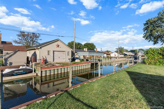 22421 Maple Street, St. Clair Shores, MI 48081